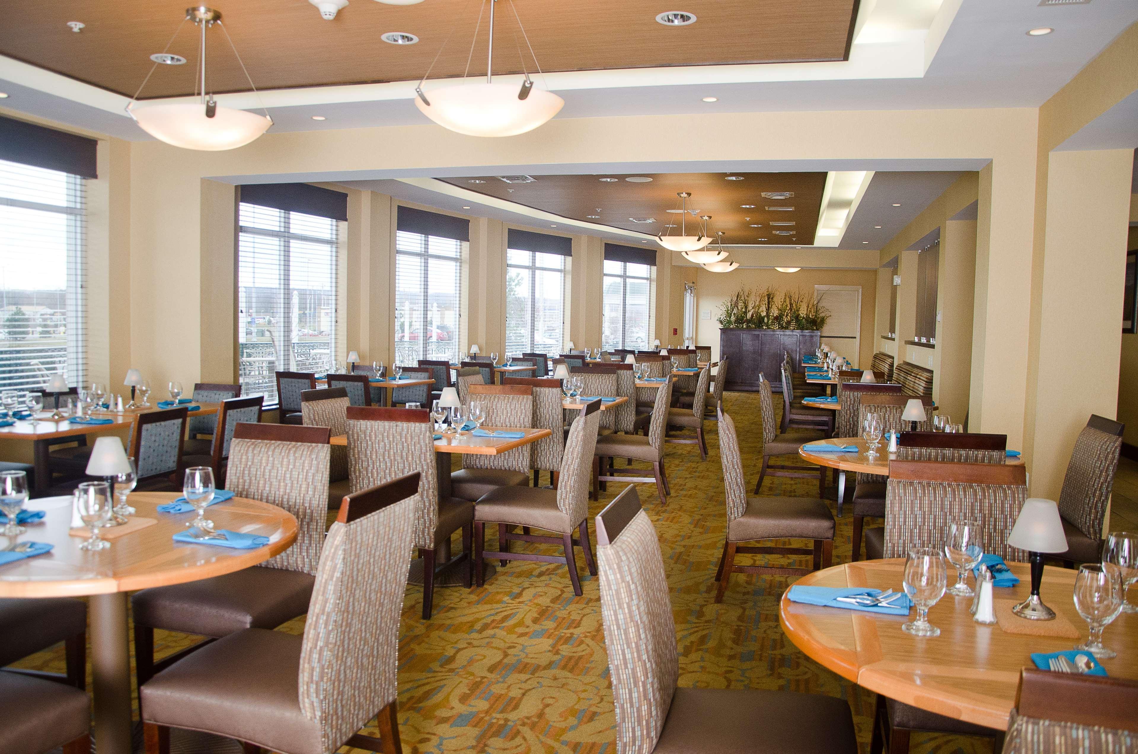 Hilton Garden Inn Watertown Exterior photo
