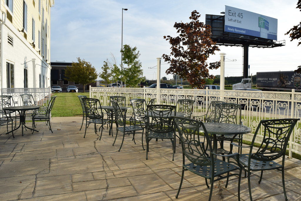 Hilton Garden Inn Watertown Exterior photo